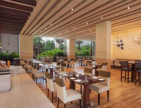 Hotel DoubleTree By Hilton Gurugram Baani Square image