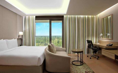 Hotel DoubleTree Suites By Hilton Bangalore image