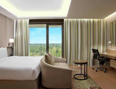 Hotel DoubleTree Suites By Hilton Bangalore image
