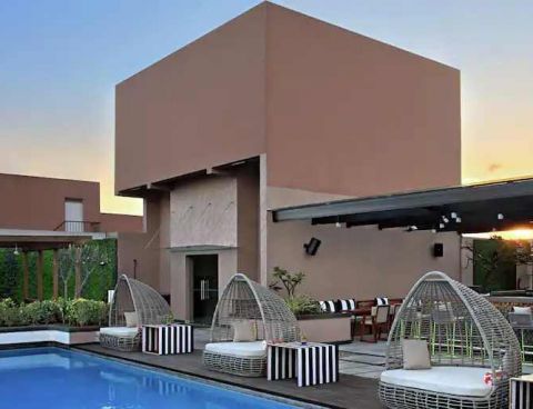 Hotel DoubleTree Suites By Hilton Bangalore image