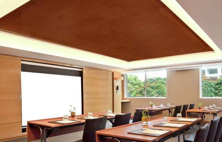 DoubleTree Suites By Hilton Bangalore, Bangalore 