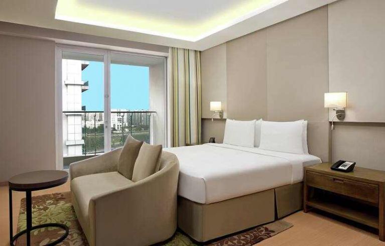 DoubleTree Suites By Hilton Bangalore, Bangalore 