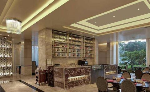 Hotel DoubleTree Suites By Hilton Bangalore image