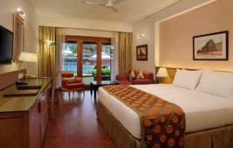 King bedroom with working station at the DoubleTree by Hilton Goa - Arpora - Baga.