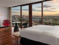 Hotel Hilton Madrid Airport image
