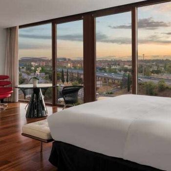 Hotel Hilton Madrid Airport image