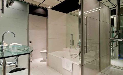 Hotel Hilton Madrid Airport image