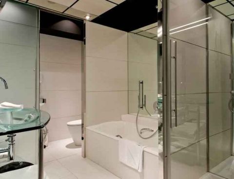 Hotel Hilton Madrid Airport image