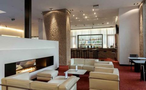 Hotel Hilton Madrid Airport image