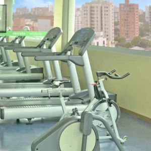 Fitness center at the Hampton by Hilton Barranquilla.