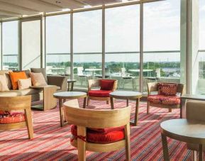 Seating area perfect for co-working at the Hampton by Hilton - Yopal.