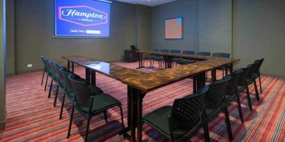 Meeting room with u shape table at the Hampton by Hilton - Yopal.