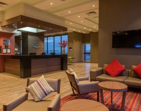 Lobby workspace at the Hampton by Hilton Bogota Airport.