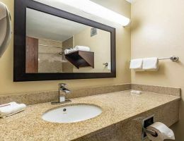 Red Roof PLUS+ & Suites Houston - IAH Airport SW, Houston