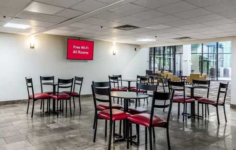 Red Roof PLUS+ & Suites Houston - IAH Airport SW, Houston