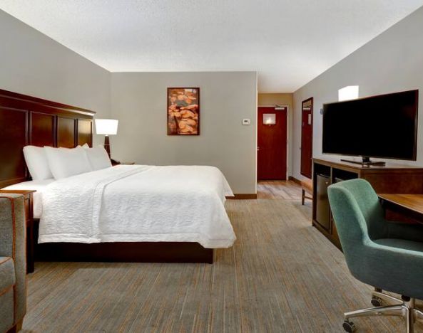 Hampton Inn & Suites Alexandria-Old Town Area South