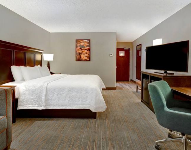 Hampton Inn & Suites Alexandria-Old Town Area South