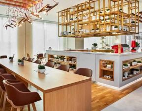 Seating area suitable for co-working at the Hilton Garden Inn Erzurum.