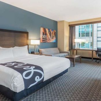 Hotel La Quinta Inn & Suites By Wyndham Chicago Downtown image