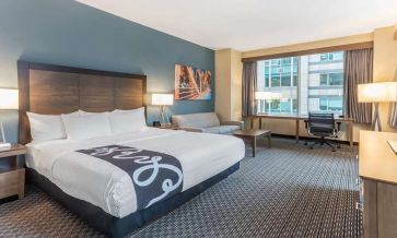 Hotel La Quinta Inn & Suites By Wyndham Chicago Downtown image