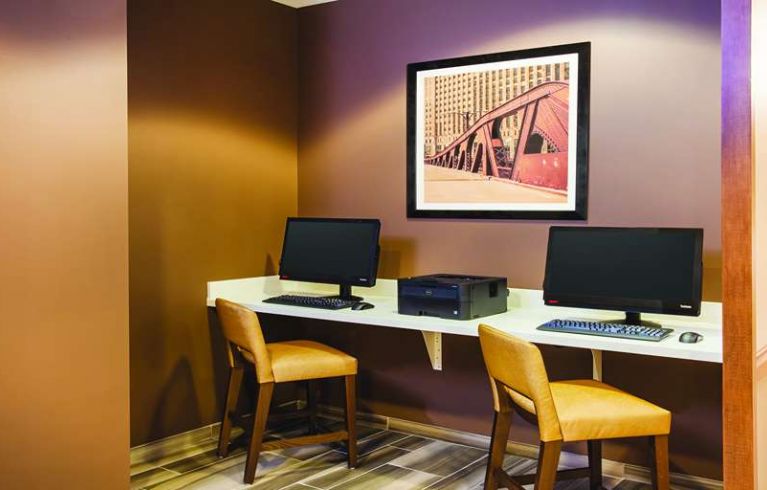 La Quinta Inn & Suites By Wyndham Chicago Downtown, Chicago