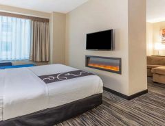 Hotel La Quinta Inn & Suites By Wyndham Chicago Downtown image