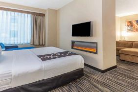 Hotel La Quinta Inn & Suites By Wyndham Chicago Downtown image