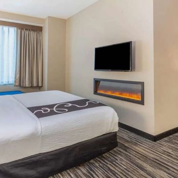 Hotel La Quinta Inn & Suites By Wyndham Chicago Downtown image