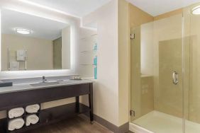 Hotel La Quinta Inn & Suites By Wyndham Chicago Downtown image