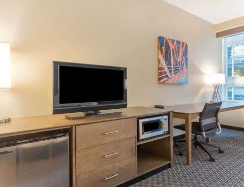 Hotel La Quinta Inn & Suites By Wyndham Chicago Downtown image