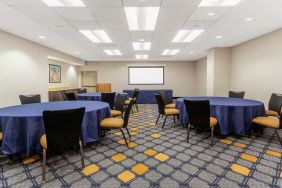 Hotel La Quinta Inn & Suites By Wyndham Chicago Downtown image