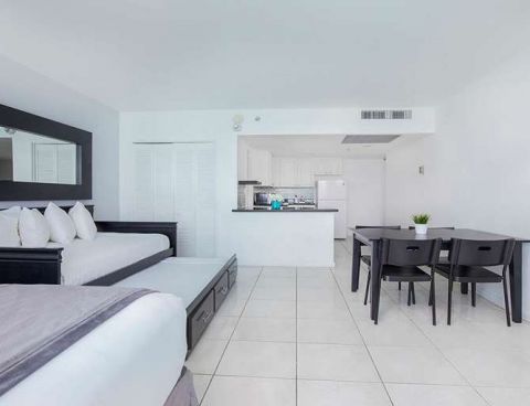 Hotel New Point Miami image