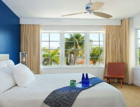 Hotel Blue Moon Hotel image