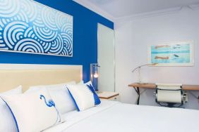 Hotel Blue Moon Hotel image