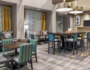 Dining area suitable for co-working at Hampton Inn & Suites Los Angeles/ Hollywood.