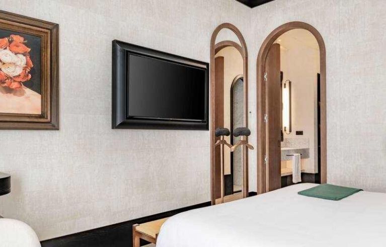 Hotel Montera Madrid, Curio Collection By Hilton, Madrid