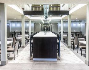 Seating area suitable for co-working at Best Western McCarran Inn.