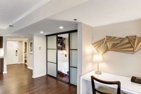 Hotel Avenue Of The Arts Hotel image