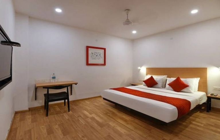 Hotel Saffron Gold, New Delhi
