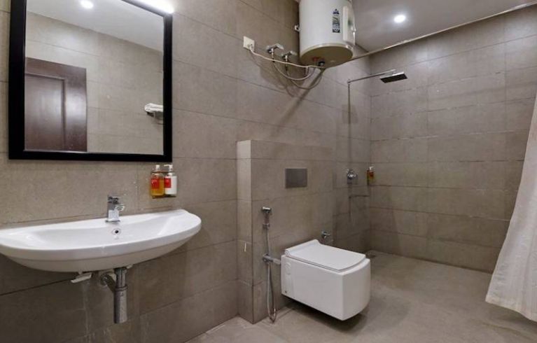Hotel Saffron Gold, New Delhi