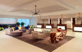 Lobby workspace at Atlanta Marriott Northwest At Galleria.