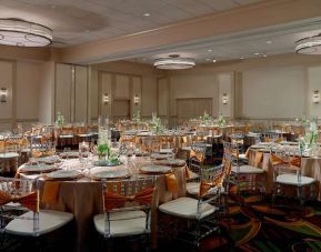 Elegant dining area at Atlanta Marriott Northwest At Galleria.