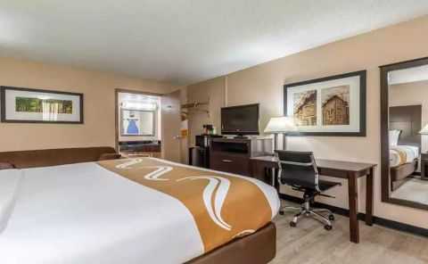 Hotel Quality Inn Pasadena image