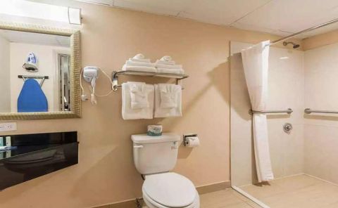 Hotel Quality Inn Pasadena image