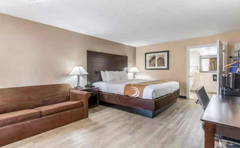 Hotel Quality Inn Pasadena image
