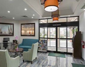 Comfortable lobby area with business center at Quality Inn Pasadena.