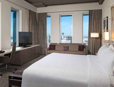 Hotel H Hotel Los Angeles, Curio Collection By Hilton image