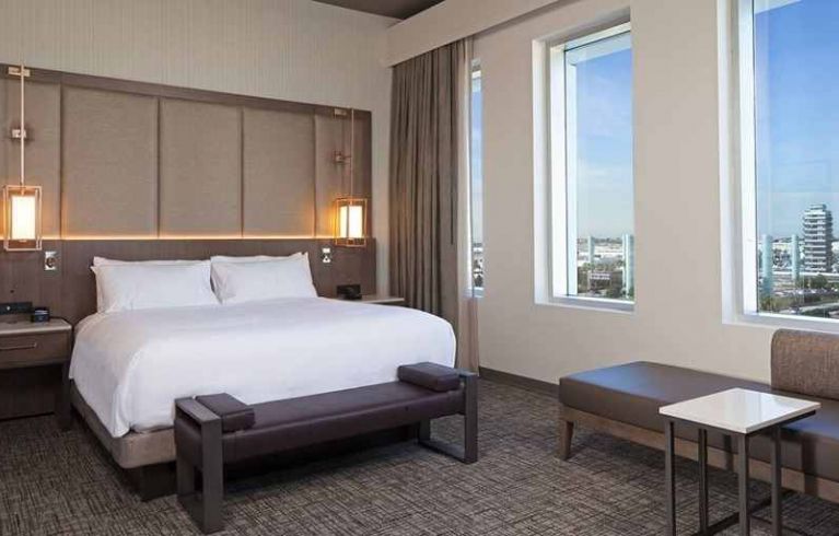 H Hotel Los Angeles, Curio Collection By Hilton, LAX airport