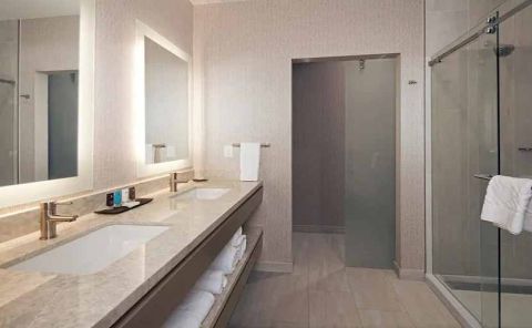 Hotel H Hotel Los Angeles, Curio Collection By Hilton image