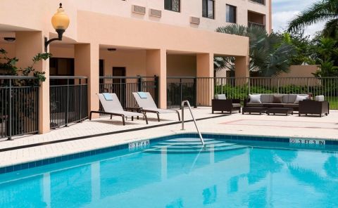 Hotel Courtyard Miami Dolphin Mall image